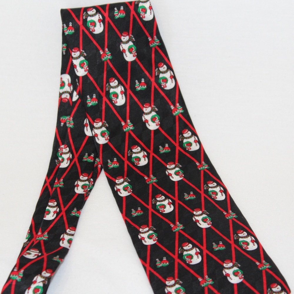 Hallmark Holiday Traditions Snowman Tie